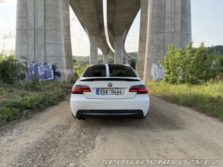 BMW 3  2009
