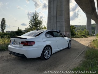 BMW 3  2009