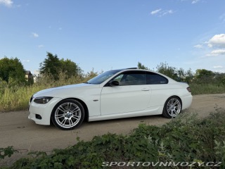 BMW 3  2009