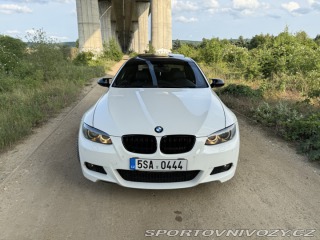 BMW 3  2009