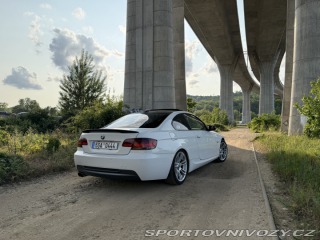 BMW 3  2009