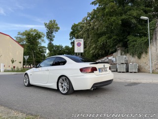 BMW 3  2009