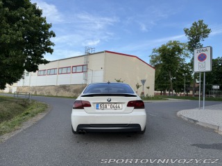 BMW 3  2009