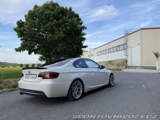 BMW 3  2009