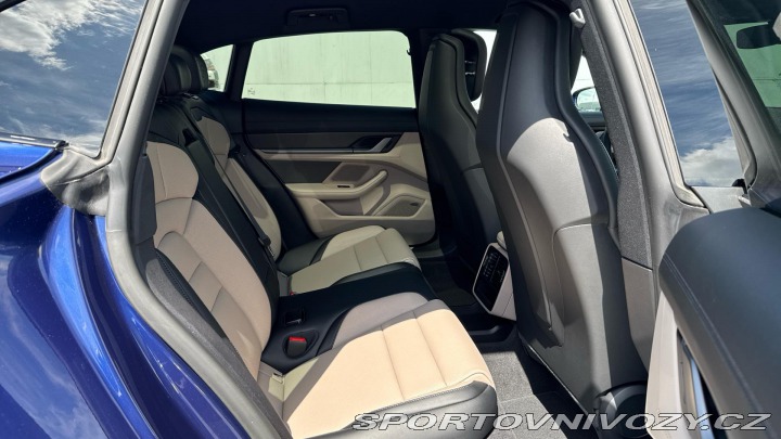 Porsche Taycan 4 Cross Turismo 2025