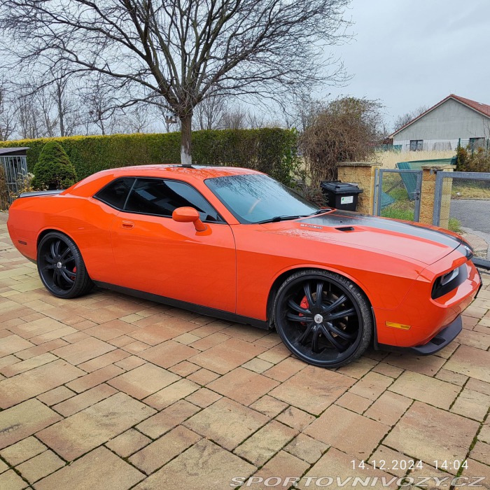 Dodge Challenger SRT8