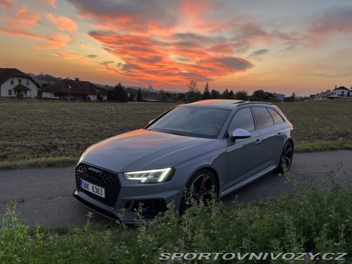 Audi RS4 2019