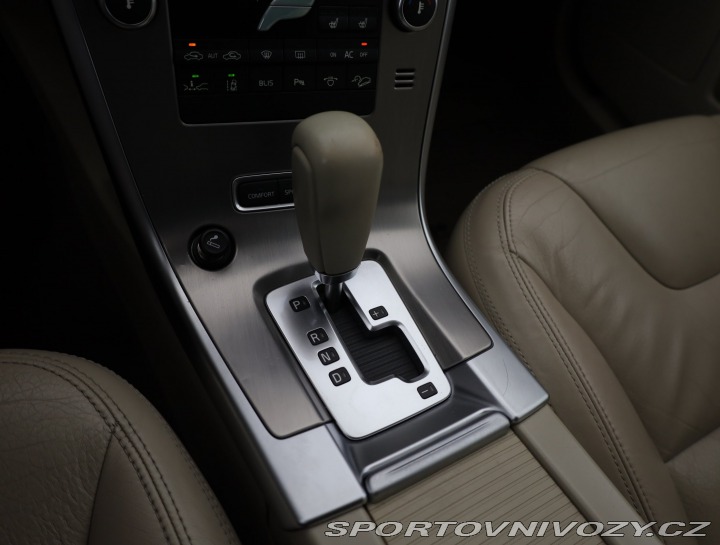 Volvo Ostatní modely XC60 T6 2009