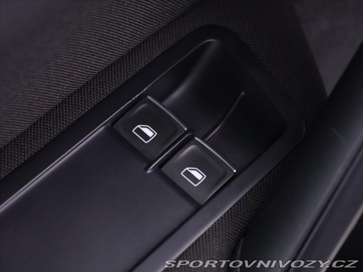 Volkswagen Golf 2,0 TSI R 221kW DSG 4M Xe 2014