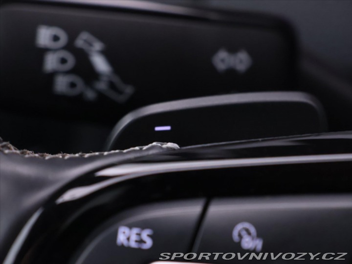 Volkswagen Golf 2,0 TSI R 221kW DSG 4M Xe 2014