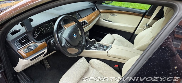 BMW 5 4,4 550i GT F07 2011