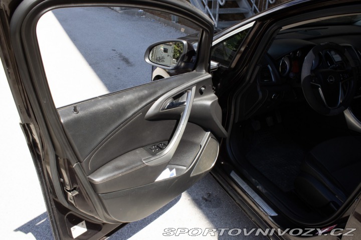 Opel Astra Sport Tourer ST 2.0 CDTI 2012