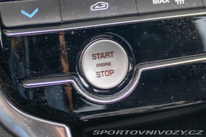 Jaguar XE 2.0 I4P R-Sport AT 2019