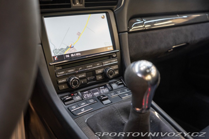 Porsche 911 Carrera 4 GTS 2015