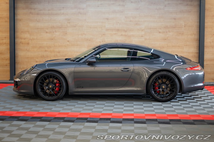 Porsche 911 Carrera 4 GTS 2015