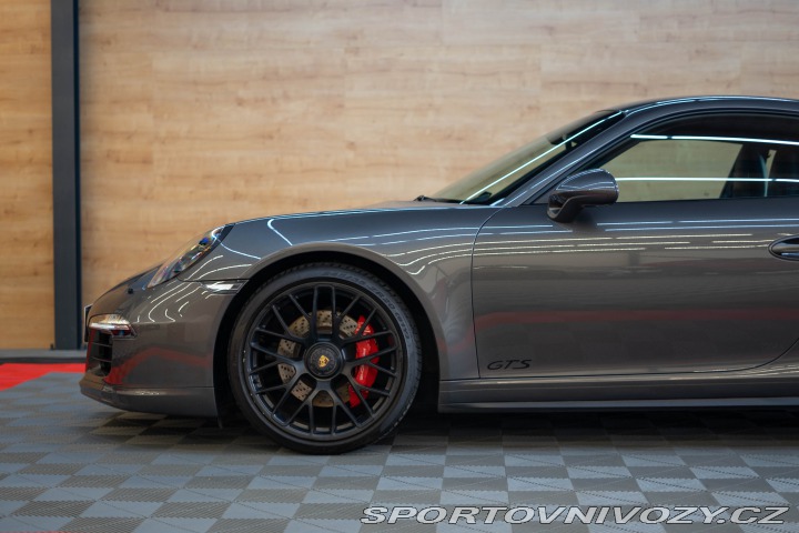 Porsche 911 Carrera 4 GTS 2015