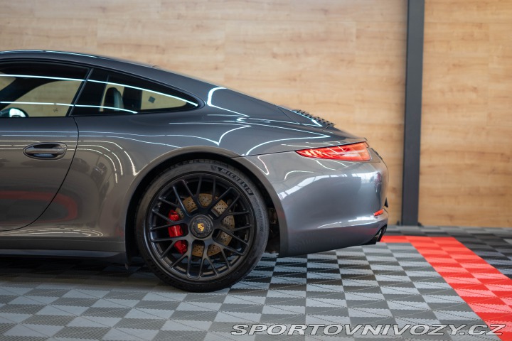 Porsche 911 Carrera 4 GTS 2015