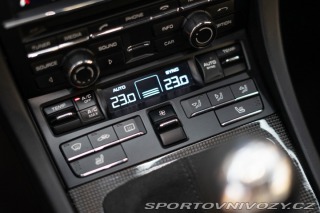 Porsche 911 Carrera 4 GTS 2015
