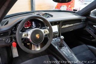 Porsche 911 Carrera 4 GTS 2015