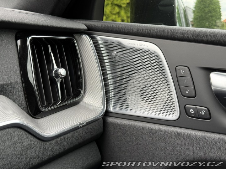 Volvo Ostatní modely XC60 R-Design 173kW Nez.t 2022