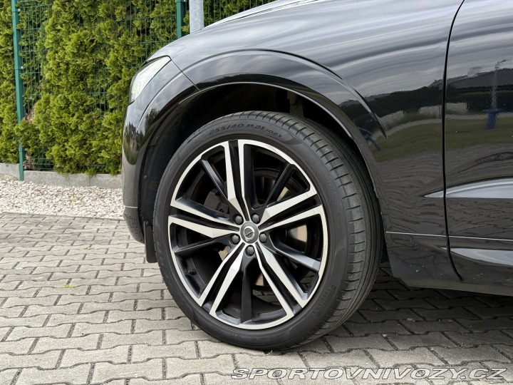 Volvo Ostatní modely XC60 R-Design 173kW Nez.t 2022