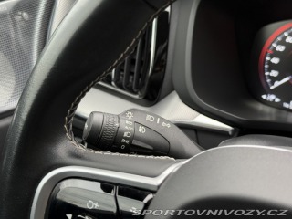 Volvo Ostatní modely XC60 R-Design 173kW Nez.t 2022