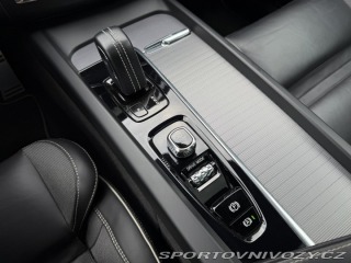 Volvo Ostatní modely XC60 R-Design 173kW Nez.t 2022