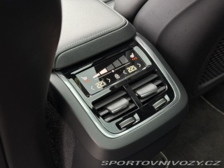 Volvo Ostatní modely XC60 R-Design 173kW Nez.t 2022