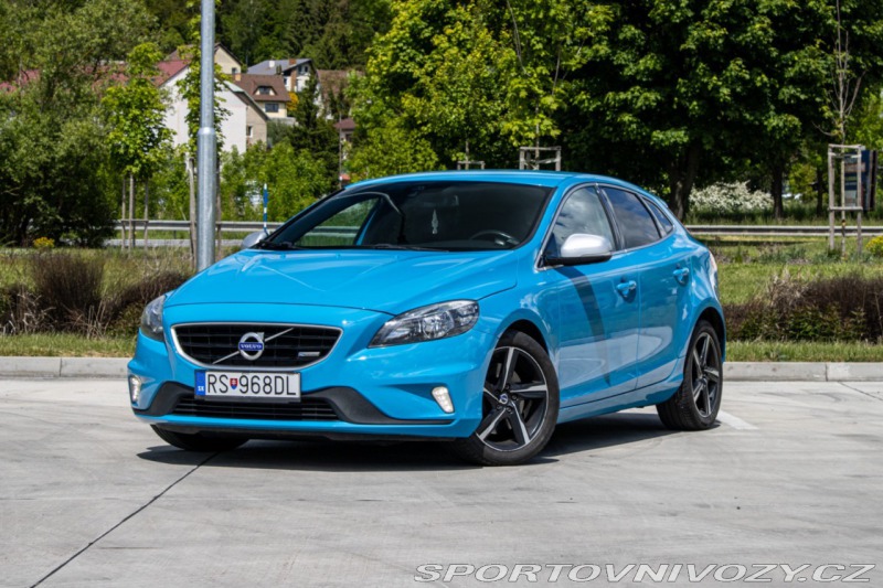 Volvo V40 D4 2.0L Drive-E Momentum