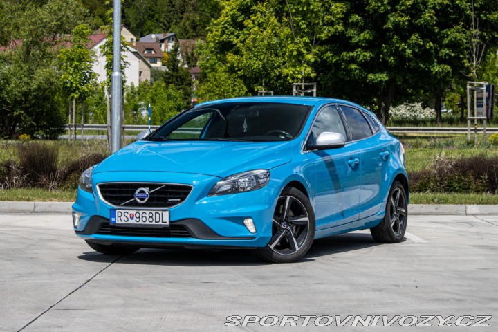 Volvo V40 D4 2.0L Drive-E Momentum 2014