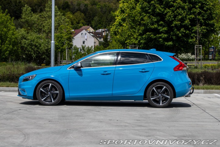Volvo V40 D4 2.0L Drive-E Momentum 2014