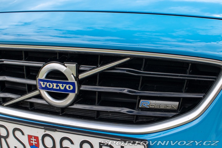 Volvo V40 D4 2.0L Drive-E Momentum 2014