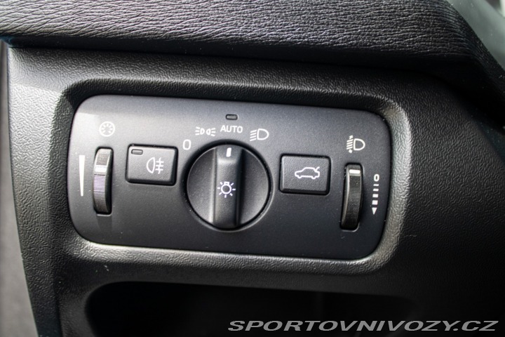 Volvo V40 D4 2.0L Drive-E Momentum 2014