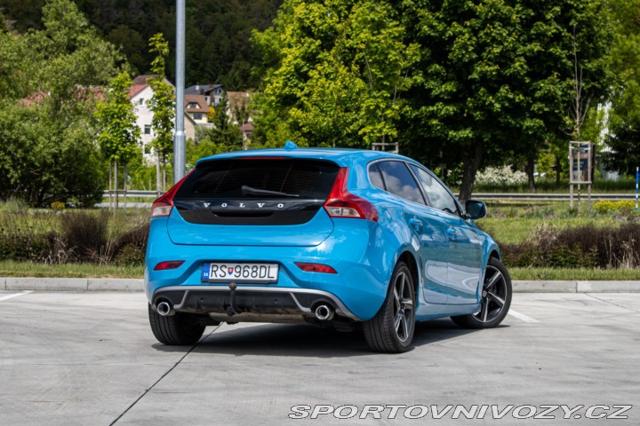 Volvo V40 D4 2.0L Drive-E Momentum 2014
