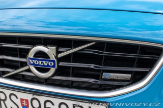 Volvo V40 D4 2.0L Drive-E Momentum 2014