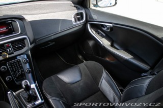 Volvo V40 D4 2.0L Drive-E Momentum 2014