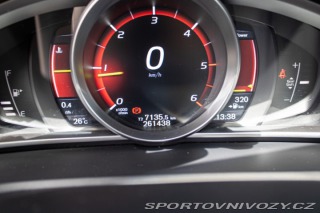 Volvo V40 D4 2.0L Drive-E Momentum 2014