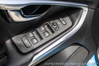 Volvo V40 D4 2.0L Drive-E Momentum 2014
