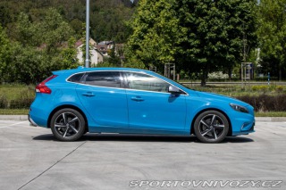 Volvo V40 D4 2.0L Drive-E Momentum 2014