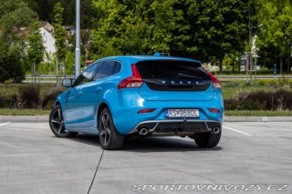 Volvo V40 D4 2.0L Drive-E Momentum 2014