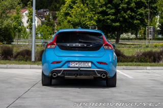 Volvo V40 D4 2.0L Drive-E Momentum 2014