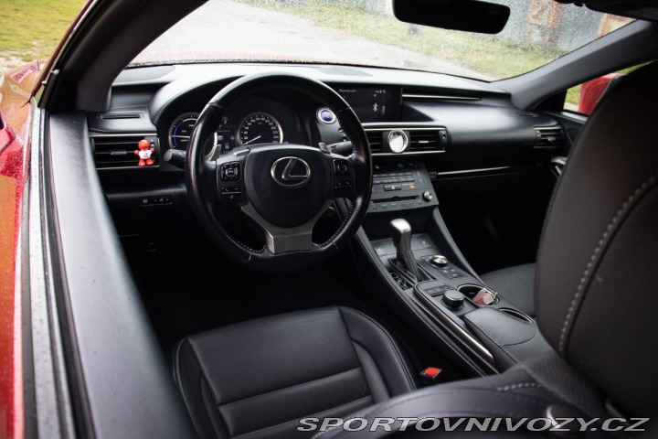 Lexus RC 300h Luxury 2016