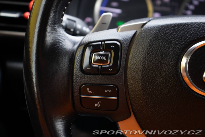 Lexus RC 300h Luxury 2016