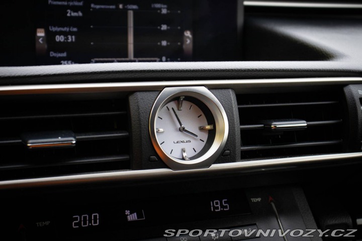 Lexus RC 300h Luxury 2016
