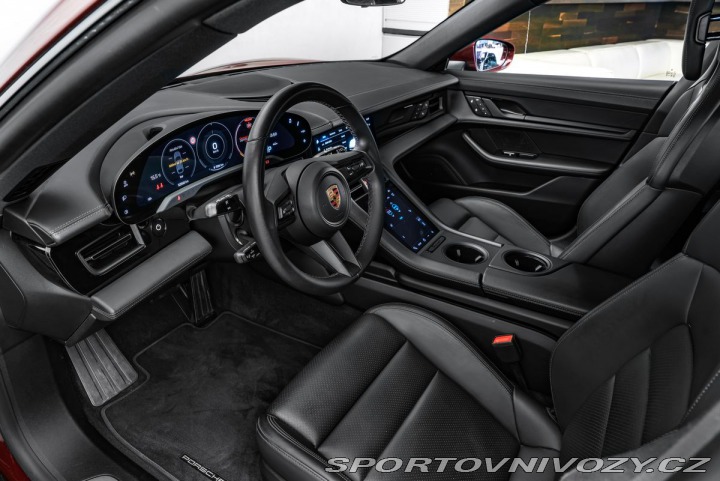 Porsche Taycan 4S Cross Turismo, cherry 1800