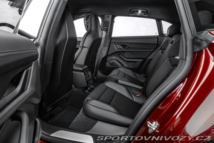 Porsche Taycan 4S Cross Turismo, cherry 1800