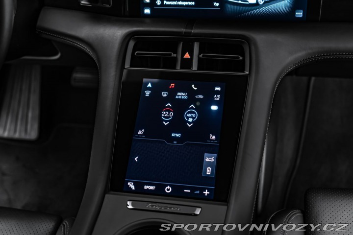 Porsche Taycan 4S Cross Turismo, cherry 1800