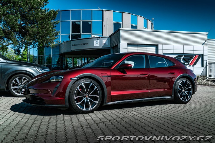 Porsche Taycan 4S Cross Turismo, cherry 1800