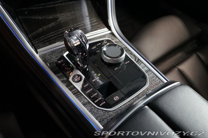 BMW 8 840xd*GC*NEZ.TOP*LASER*PA 2021