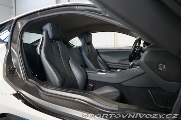 BMW i8 1.5i EDrive LED HUD Camer 2018
